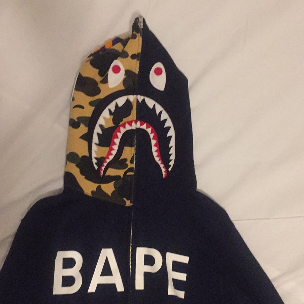 BAPE ZIP UP HOODIE